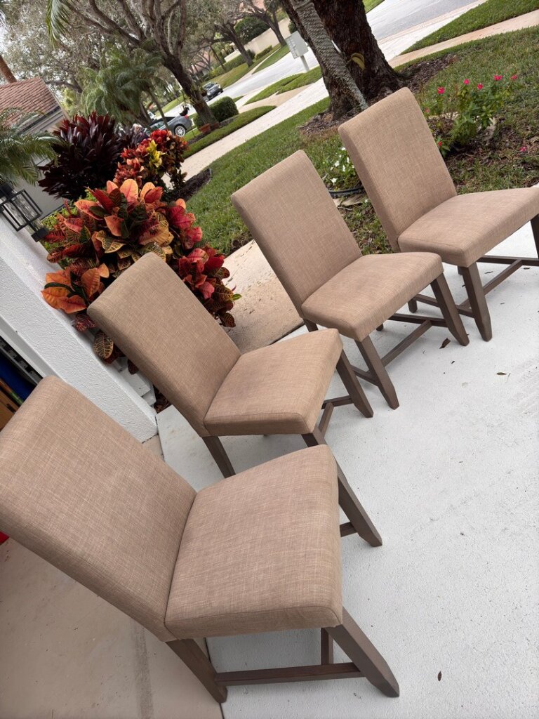 Professional Upholstery Cleaning in West Palm Beach, FL – Restore Your Furniture Today!